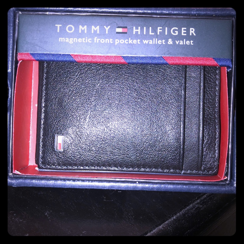 Men’s Leather Tommy Hilfiger Wallet